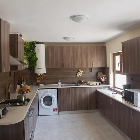 Balkanski Kat גברובו