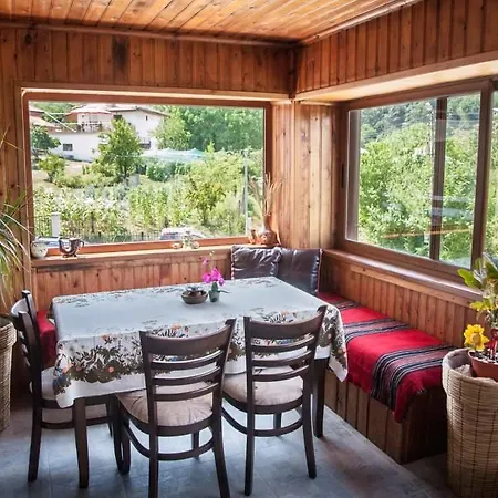 Balkanski Kat גברובו